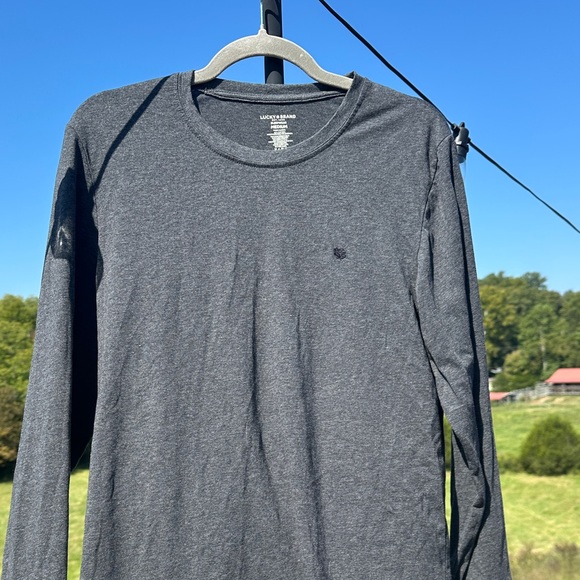 Lucky Brand Men's Charcoal Long Sleeve Tee - Picture 1 of 4
